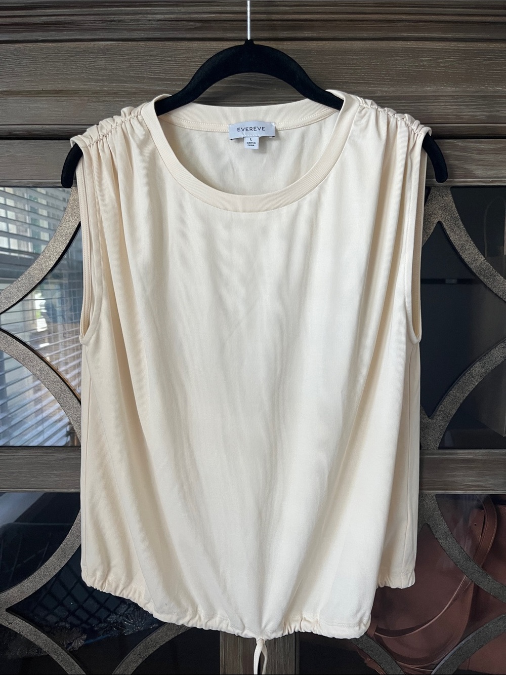 Evereve NWOT Cream Drawstring Hem Sleeveless Top